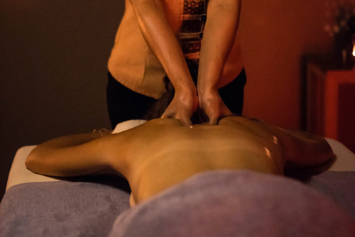 massage traditionnel thailandais aux huiles chaudes nouméa