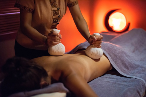 massage aux compresses herbales thailandais nouméa